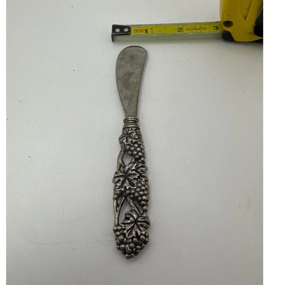 Vintage Silver Tone Grape Vine Handle Butter Spreader Cheese Knife 5.25 Inch
